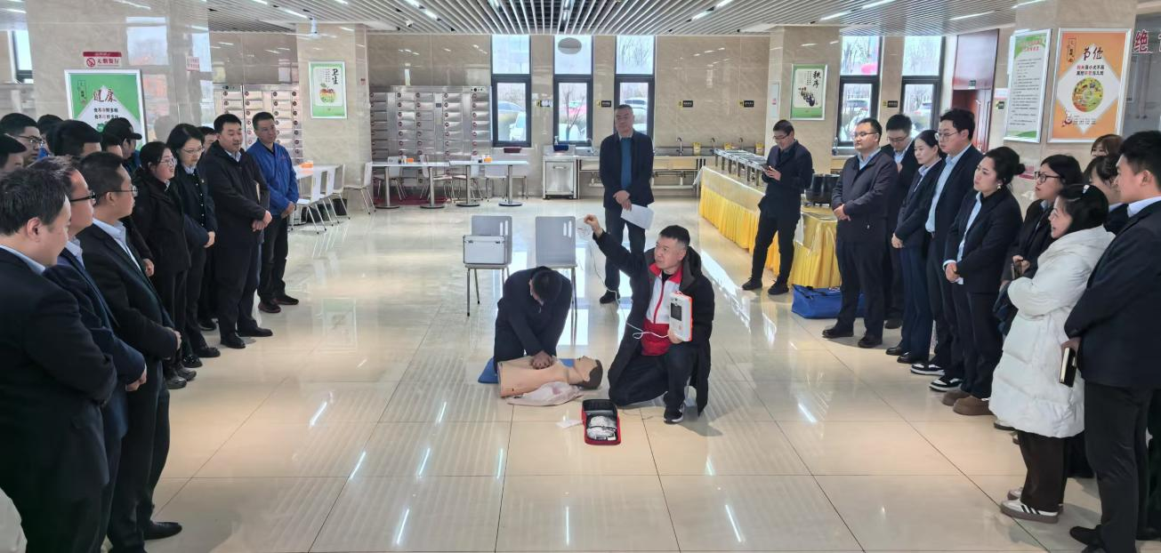 寒冬送温暖 真情暖人心——市红十字会机关党支部与开云足球_开云足球（中国）
公司党委联合开展主题党日活动(图3)